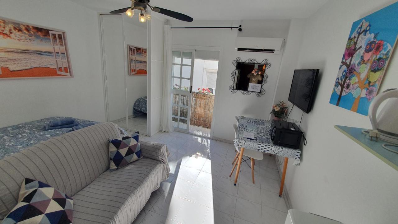 נרחה Apartamentos Eduardo Rico מראה חיצוני תמונה